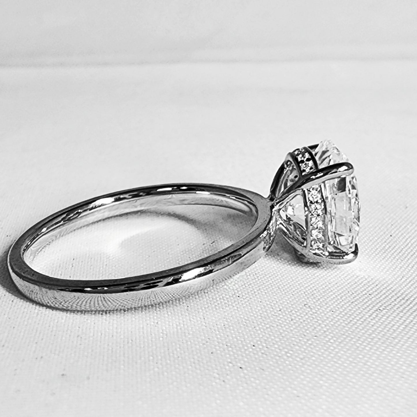 Oval 3.3ct Engagement ring