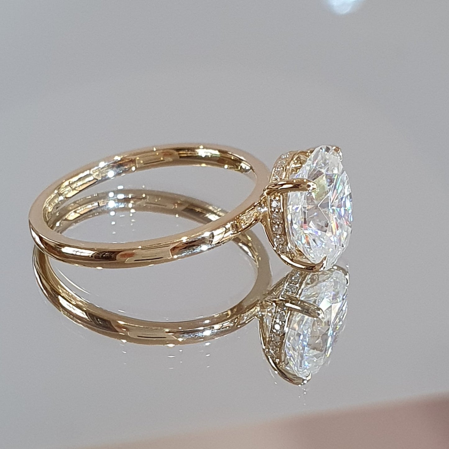 Oval 3.3ct Engagement ring