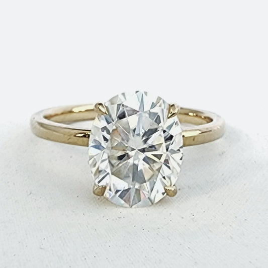Oval 3.3ct Engagement ring